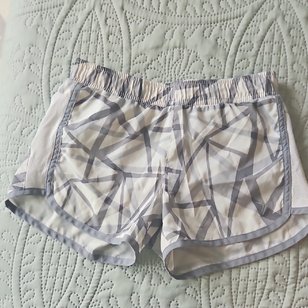 Old Navy Gray and White Athletic Shorts with Geometric Design Girls Size 8